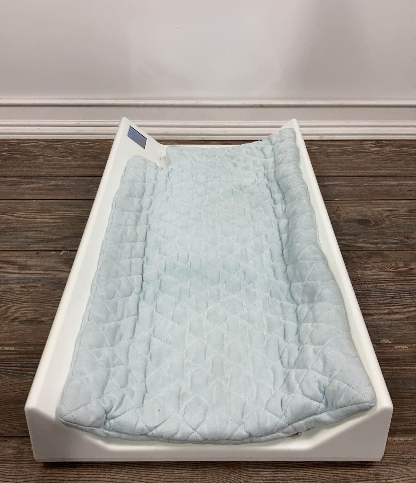  Hatch Smart Changing Pad And WiFi Scale