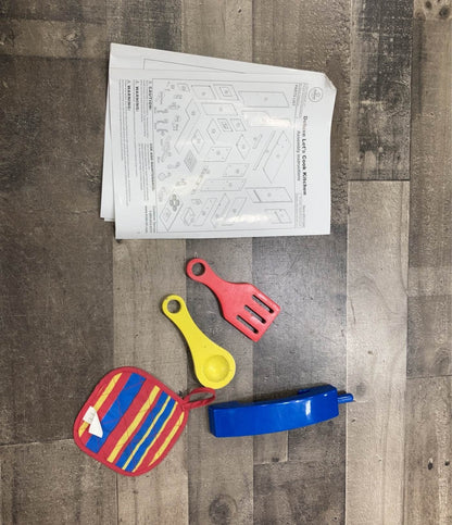  KidKraft Deluxe Let’s Cook Kitchen