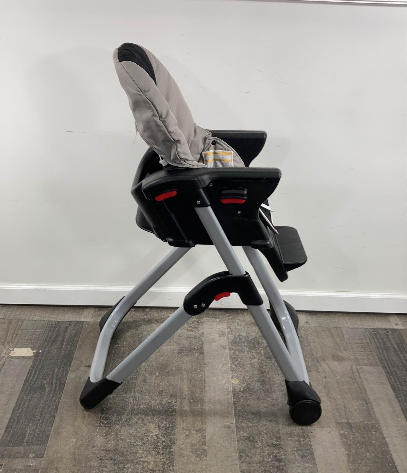  Graco DuoDiner DLX 6-in-1 High Chair, Nude/Black