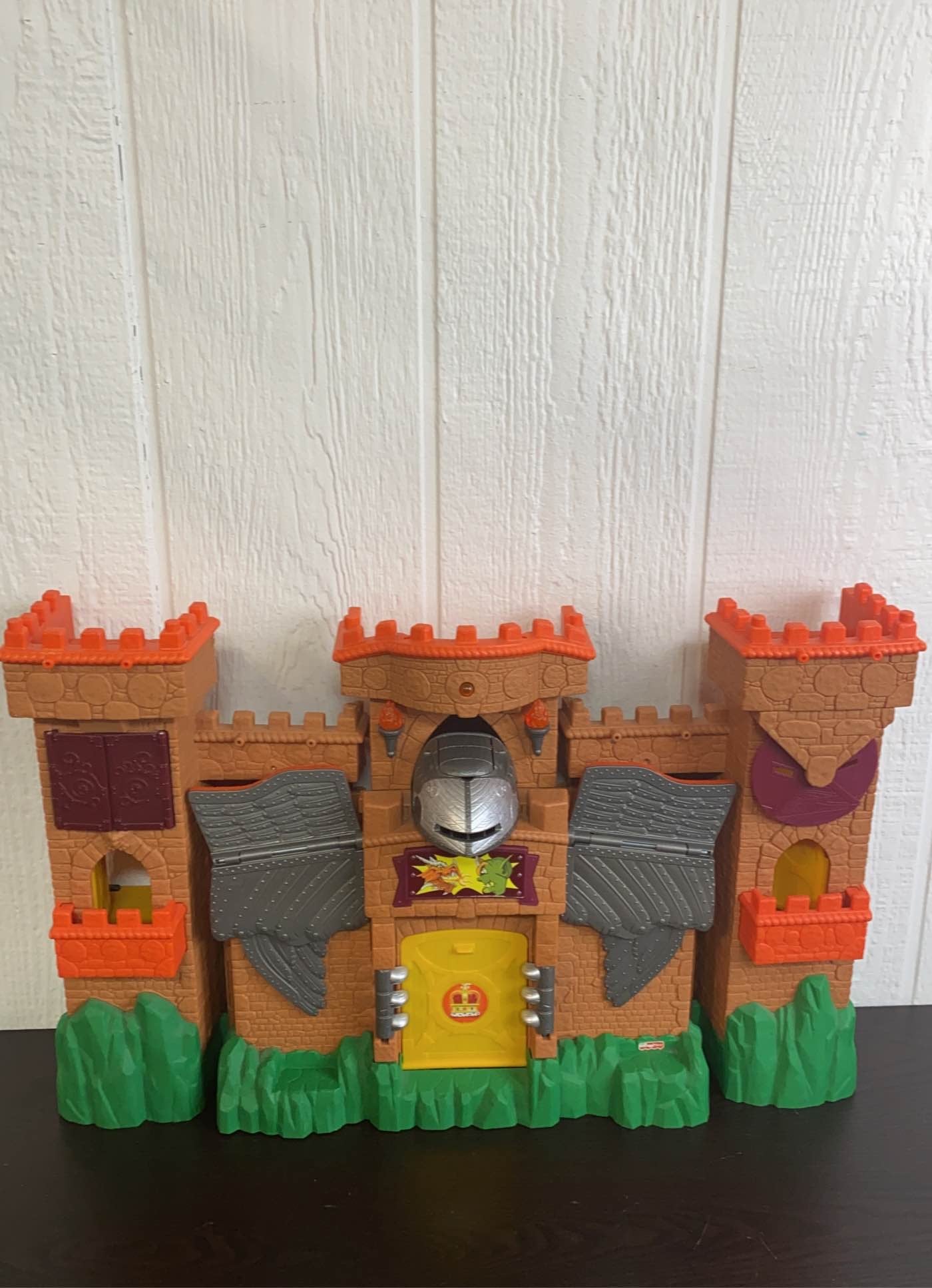  Fisher Price Imaginext Eagle Talon Castle & Battering Ram