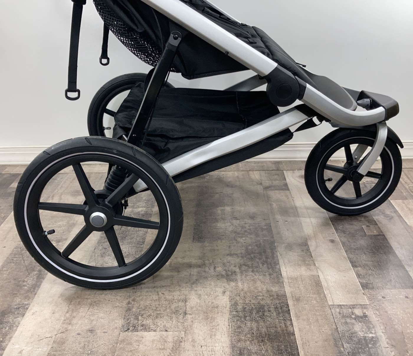  Thule Urban Glide 2 Double Stroller, 2021, Jet Black