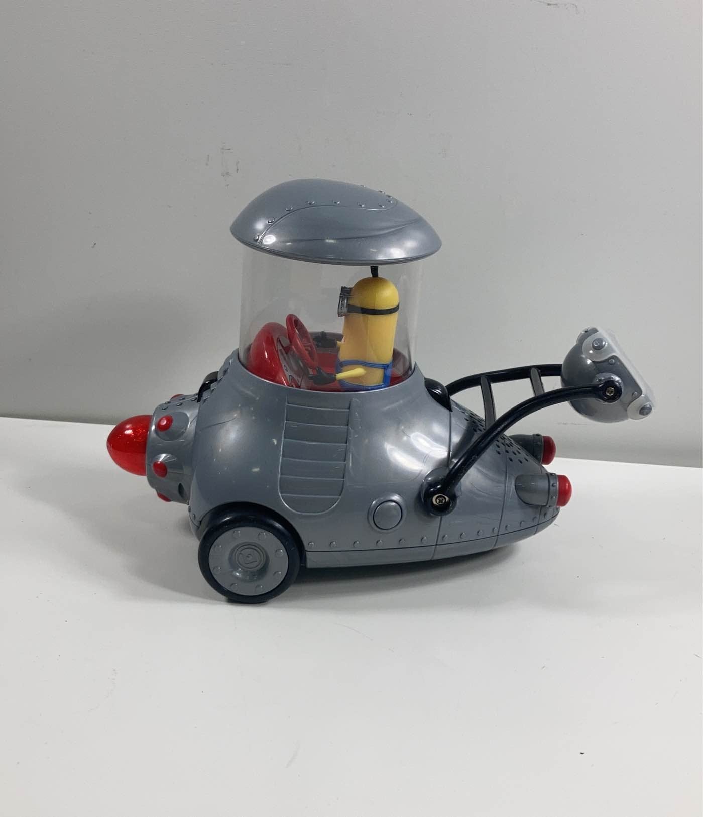  Despicable Me Minion Vehicle RC Car