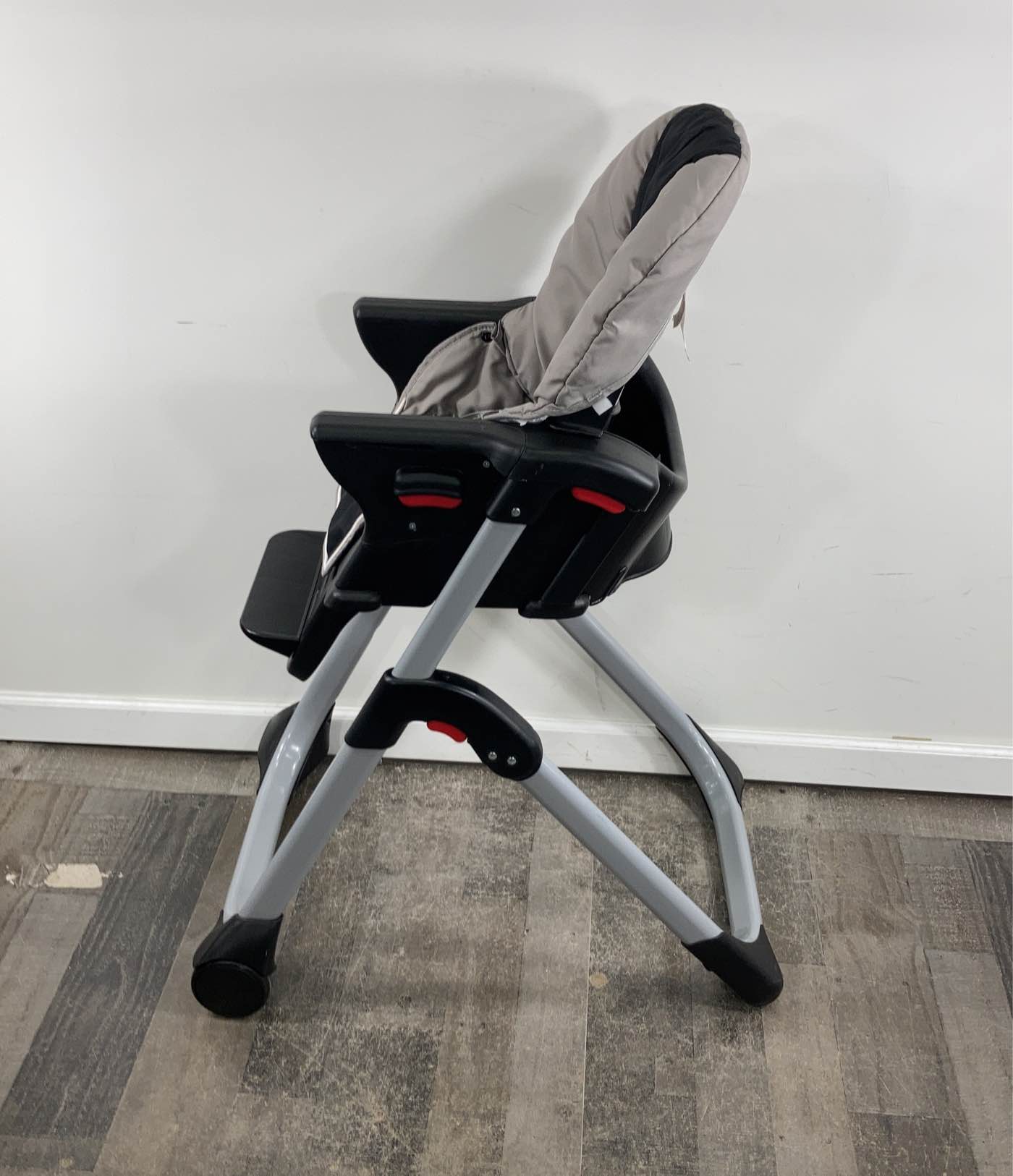  Graco DuoDiner DLX 6-in-1 High Chair, Nude/Black