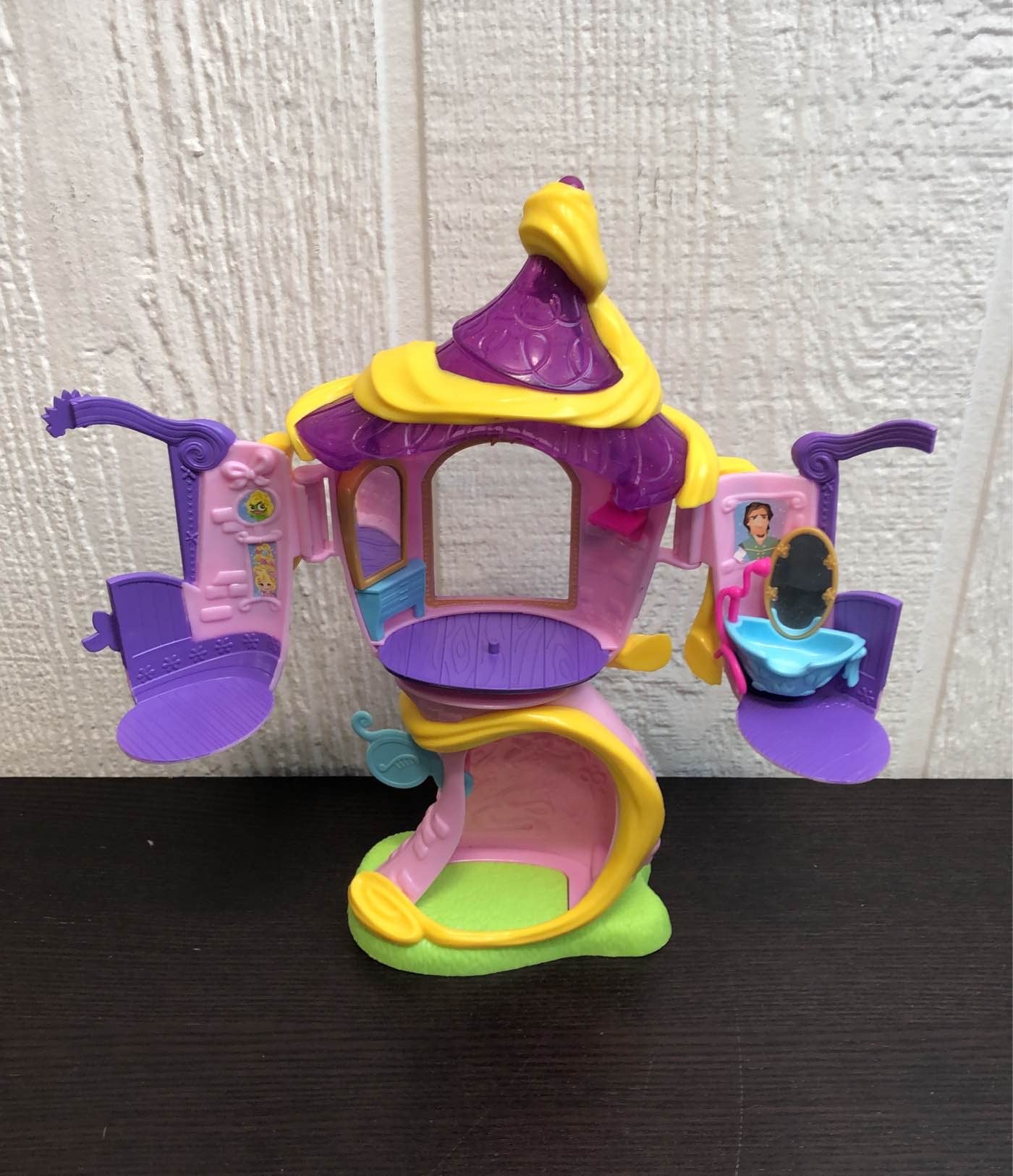  BUNDLE Disney Princess Toys, Little Kingdom Accessories
