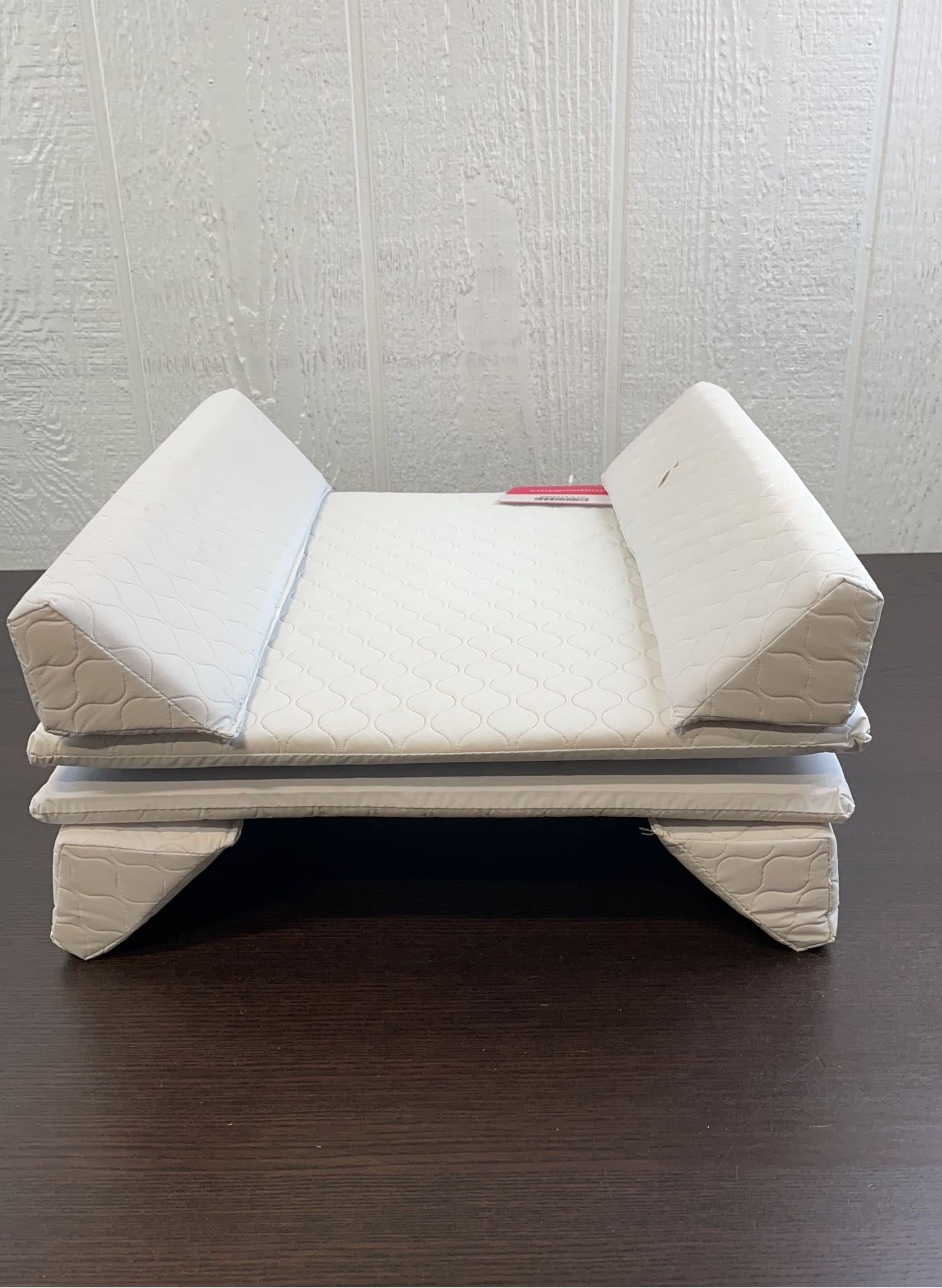 Contoured Foldable Changing Pad