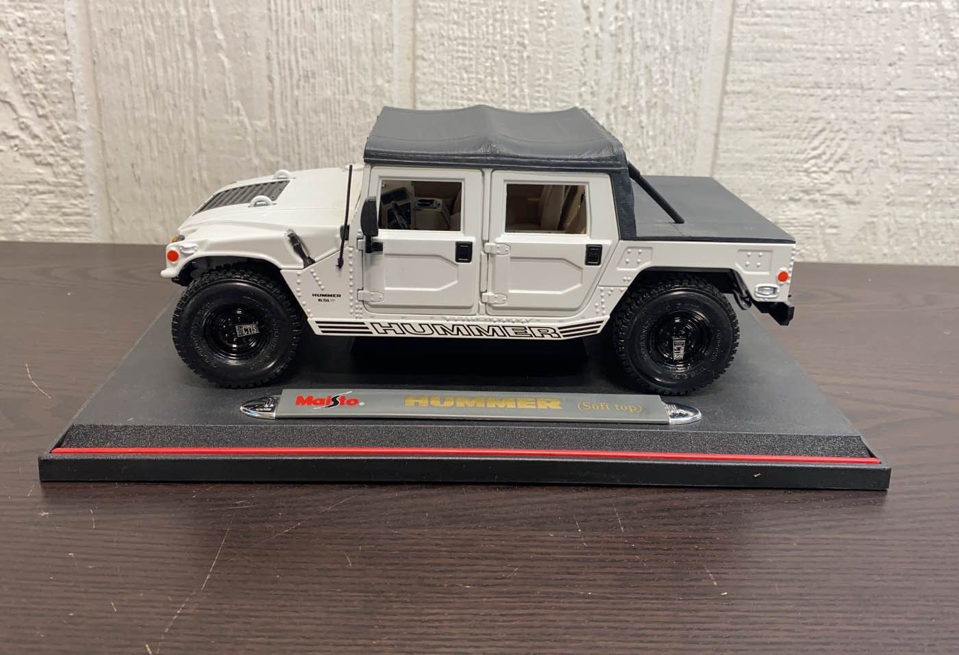  Maisto 1:18 Hummer Soft Top