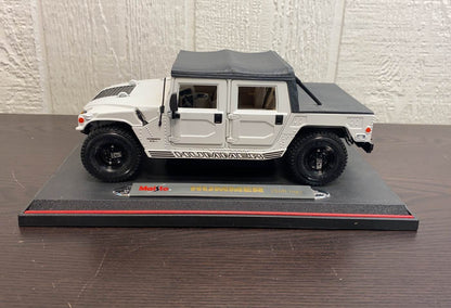  Maisto 1:18 Hummer Soft Top