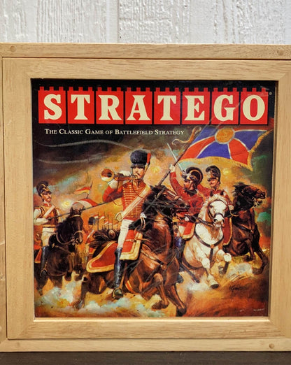  Milton Bradley Stratego