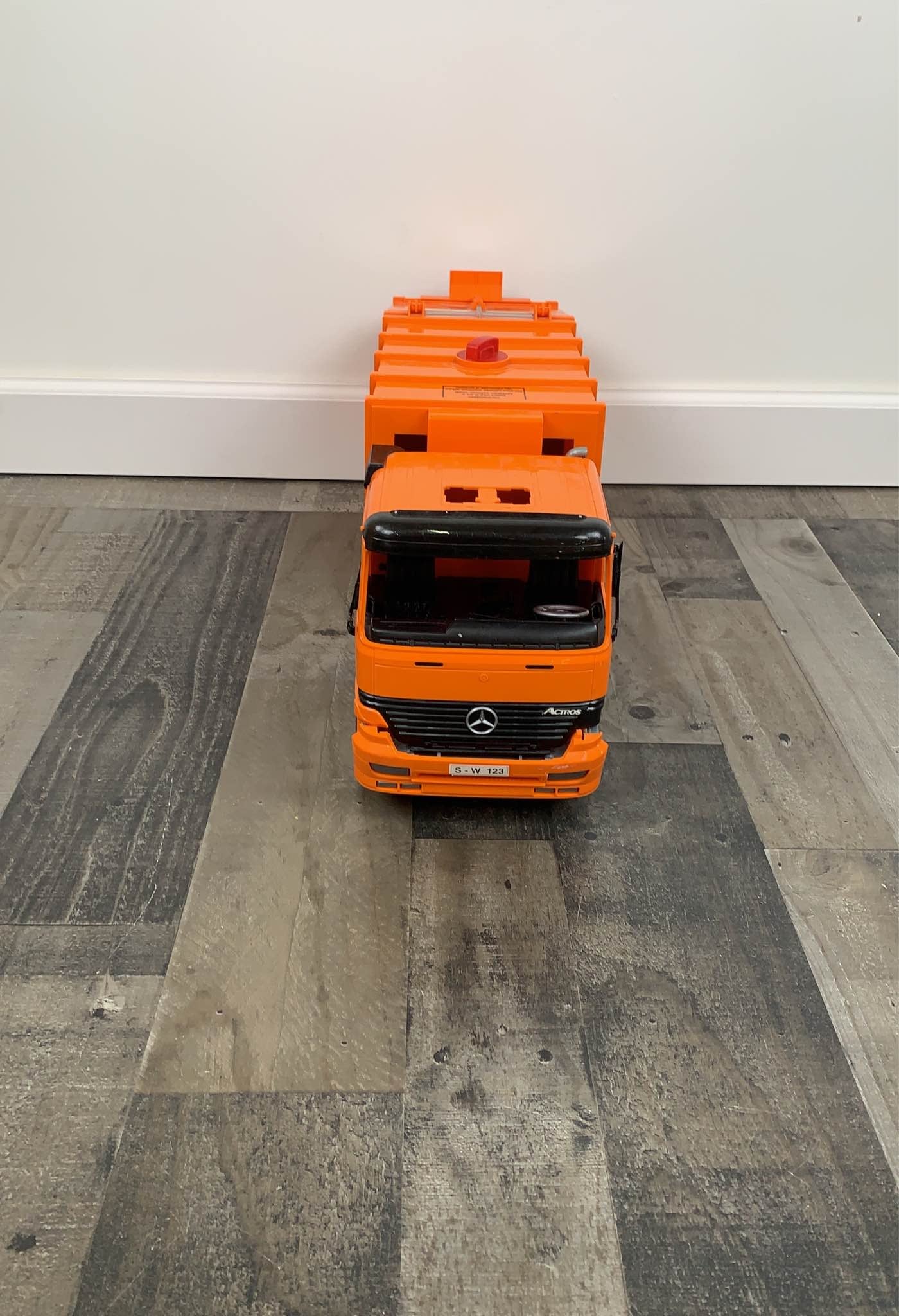  Bruder Garbage Truck