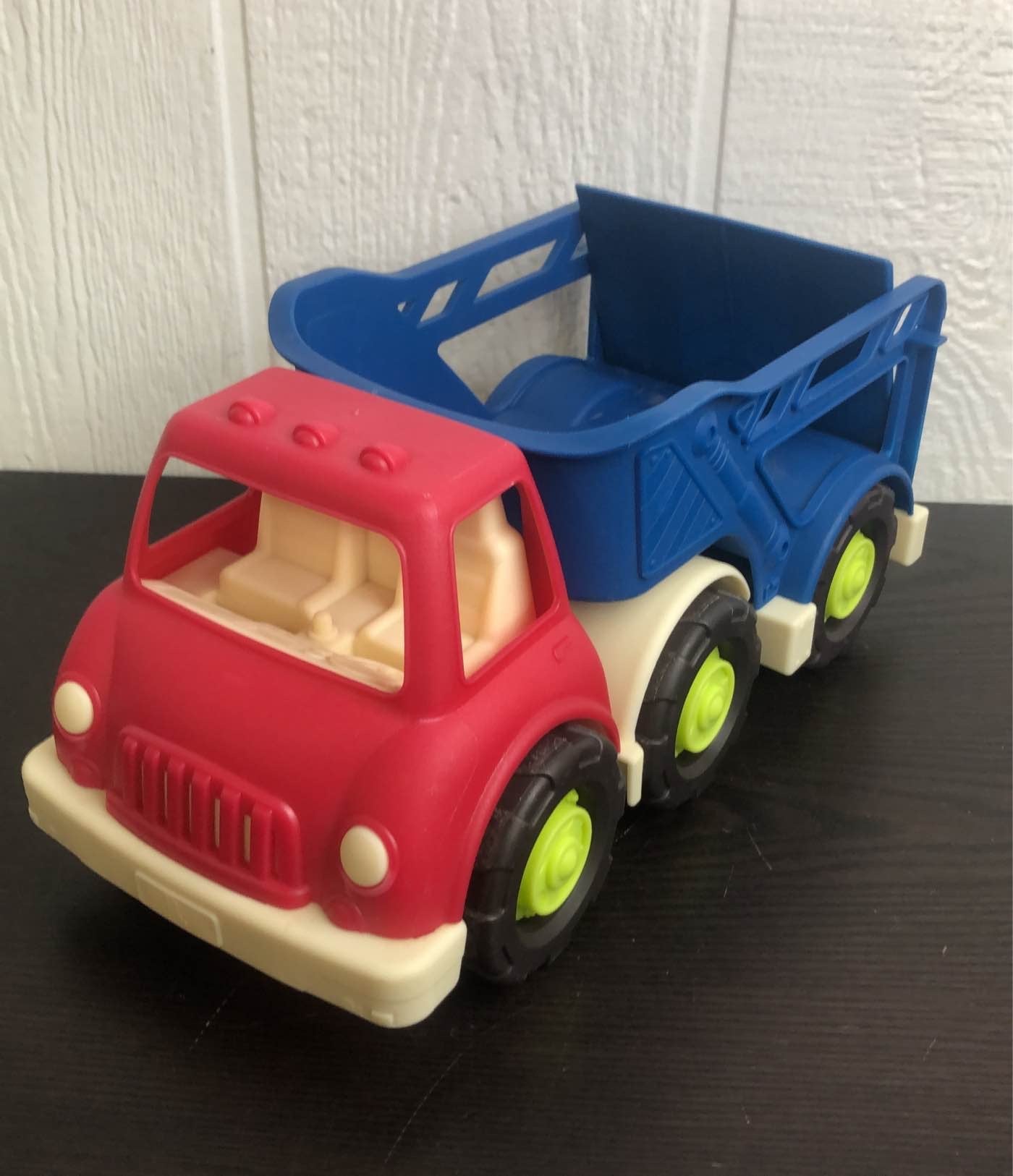  B. Toys Car Carrier