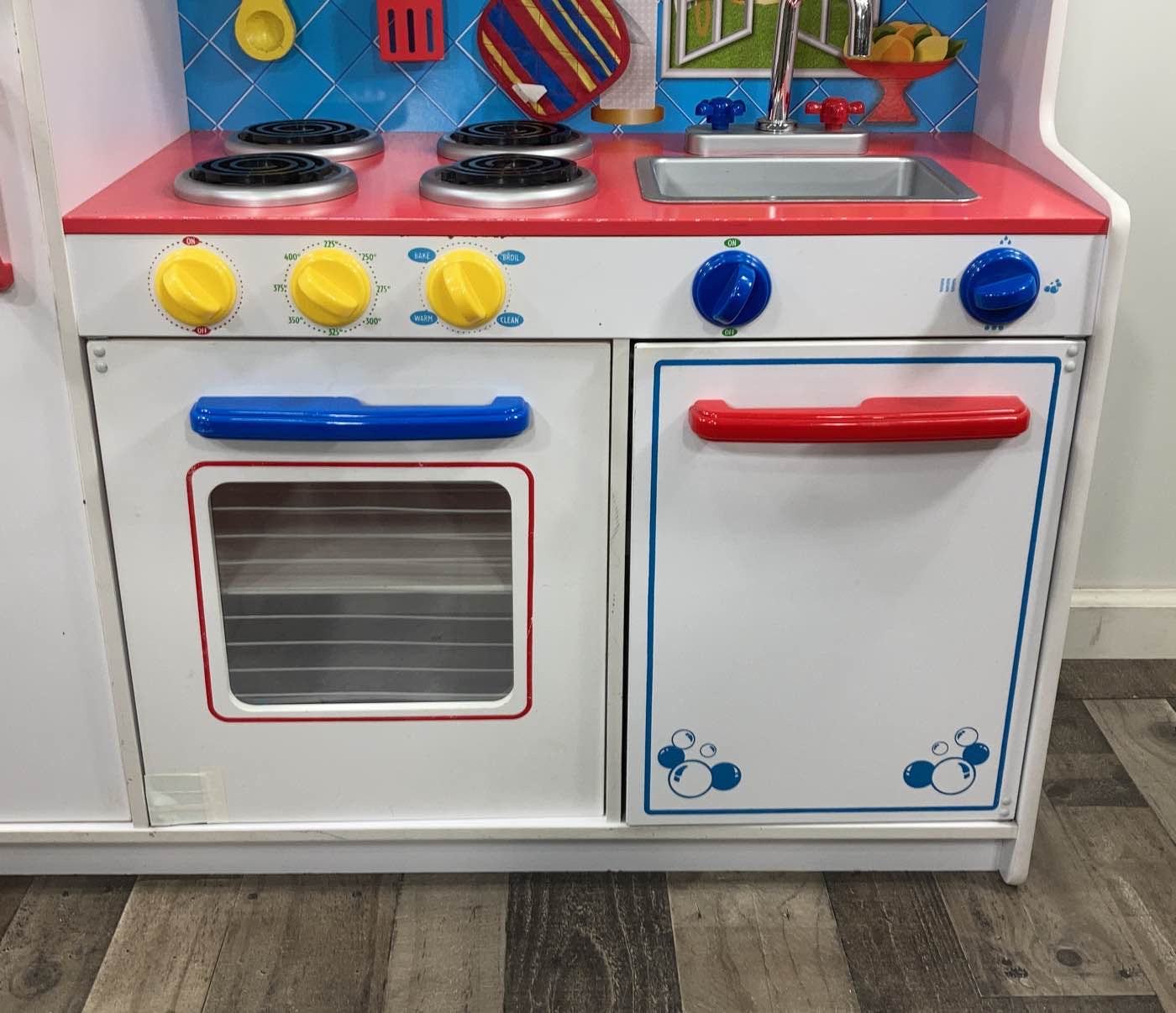  KidKraft Deluxe Let’s Cook Kitchen
