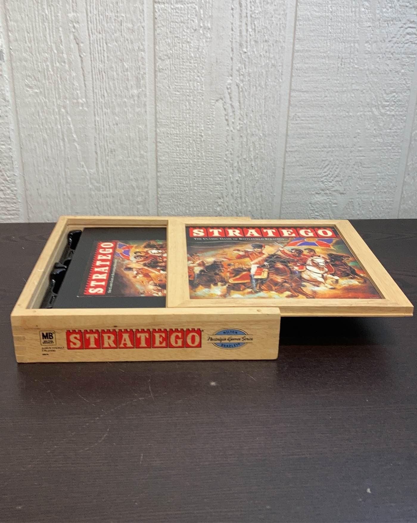  Milton Bradley Stratego